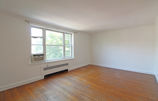 80 STRATHMORE RD