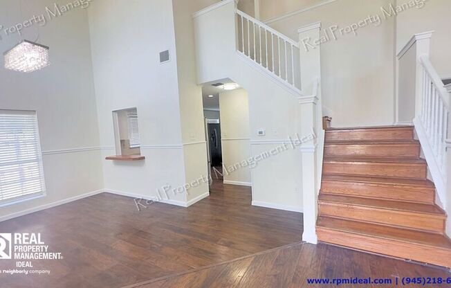3018 SARA DR
