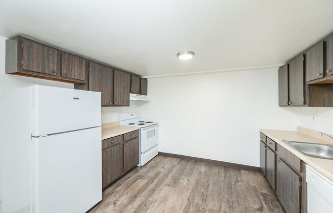 2 beds, 1 bath, 844 sqft, $1,050, Unit Unit 39