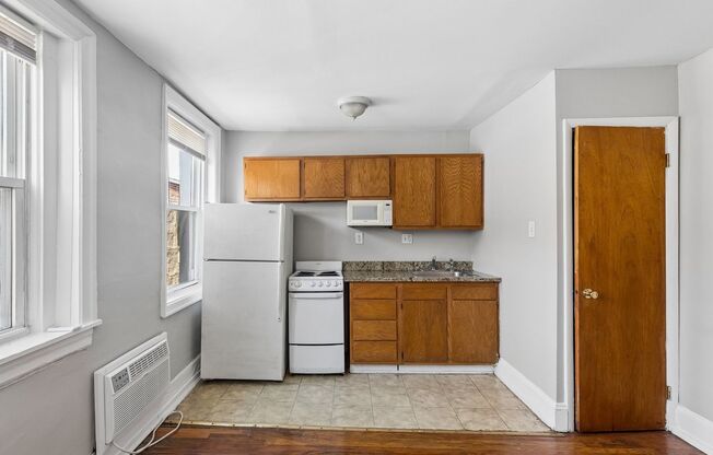 Studio, 1 bath, 400 sqft, $890, Unit A32