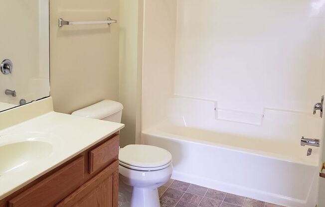 2 beds, 2 baths, 1,186 sqft, $1,905, Unit 302-202