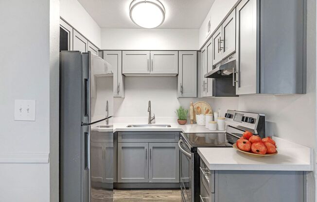 3 beds, 1 bath, 876 sqft, $1,499, Unit 7706-09