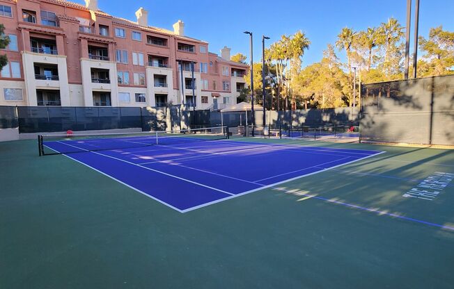 2 beds, 2 baths, $2,000, Unit # 326