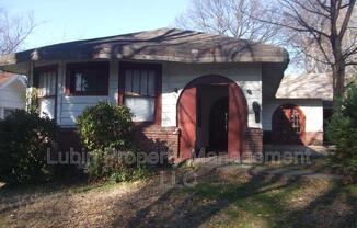 2098 E MCLEMORE AVE