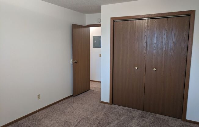 2 beds, 1 bath, 835 sqft, $695, Unit 101