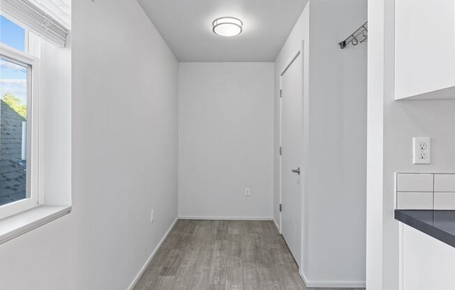 Studio, 1 bath, 157 sqft, $1,050