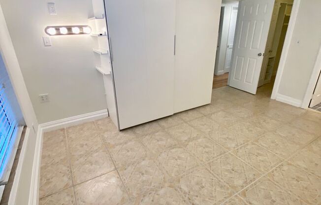 2 beds, 2 baths, $2,350, Unit Apt 204D