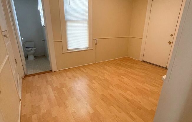 3 beds, 2 baths, $1,725, Unit 516 N. Adams St #1