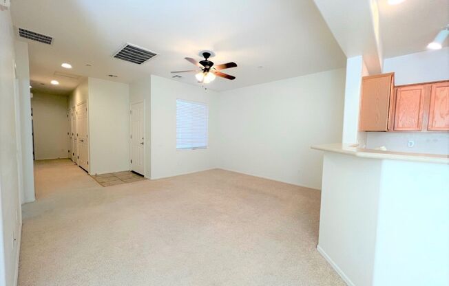 3 beds, 2 baths, $1,590, Unit # 2142