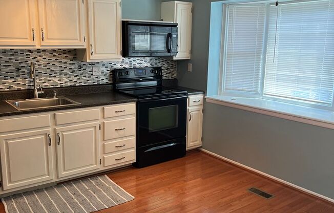 Stunning 4-bedroom, 3.5-bathroom + Loft townhouse in Cockeysville, MD