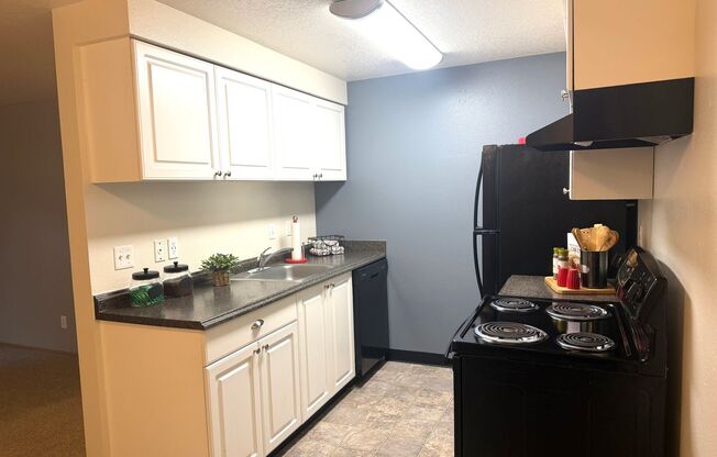 2 beds, 1 bath, 800 sqft, $1,719, Unit 7953