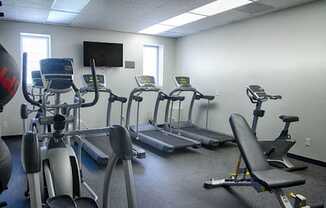 Cardio Machines at Knollwood Towers West Apartments, Hopkins, MN, 55343