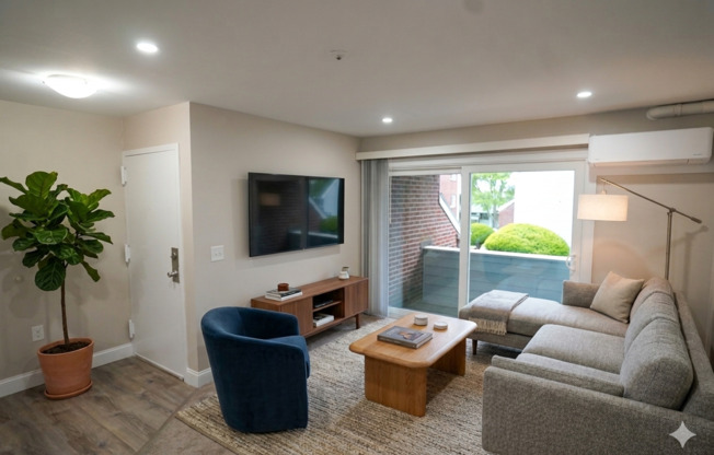 1 bed, 1 bath, 775 sqft, $2,250, Unit 55-4