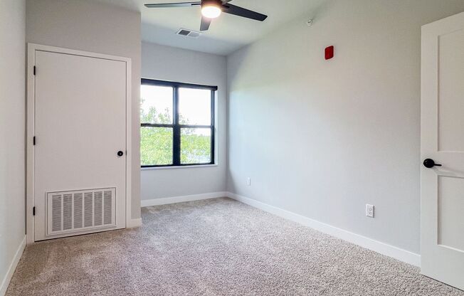 2 beds, 2 baths, 1,003 sqft, $2,400, Unit SC 1408-214