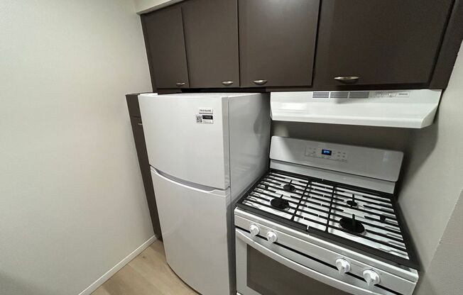 1 bed, 1 bath, $995, Unit 301
