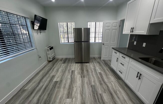 1 bed, 1 bath, 307 sqft, $1,495.83, Unit 15
