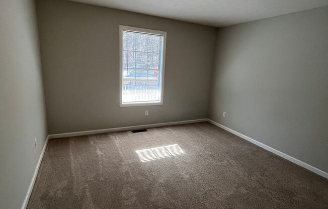 3 beds, 2 baths, $1,000, Unit 367D