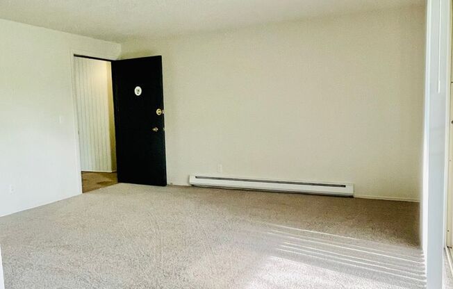 1 bed, 1 bath, 525 sqft, $1,395, Unit 14