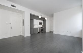 1 bed, 1 bath, 725 sqft, $4,850, Unit 422