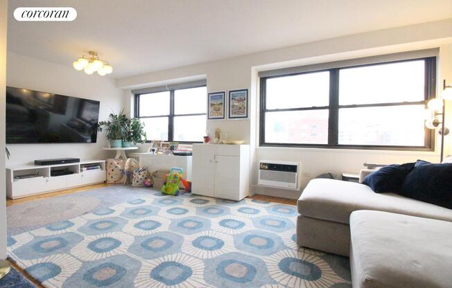 3 beds, 1.5 baths, $8,350, Unit 16G