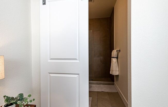 2 beds, 2 baths, 855 sqft, $1,795, Unit 5661 #203 Silverstone