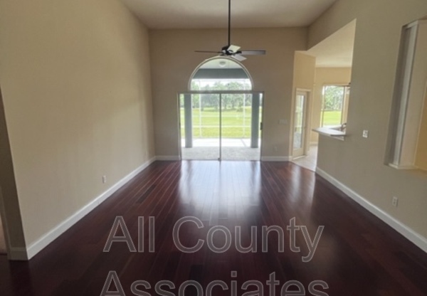 4419 SAWGRASS DR