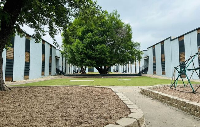 2 beds, 1 bath, 603 sqft, $1,225, Unit 130