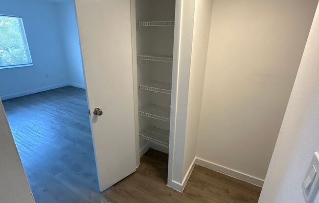 1 bed, 1 bath, 700 sqft, $1,415, Unit 9202-4