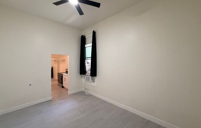 Studio, 1 bath, $1,350, Unit 32