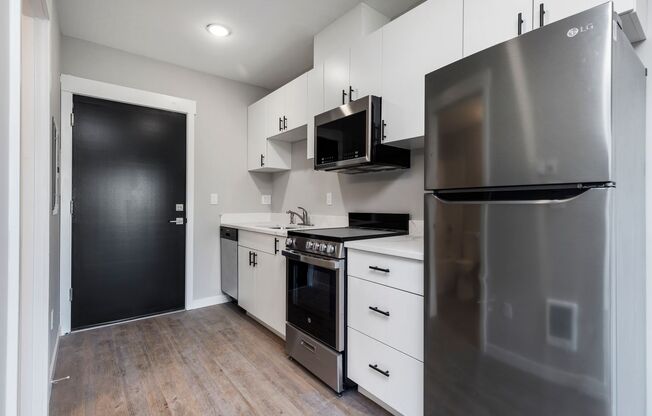 Studio, 1 bath, 270 sqft, $1,095, Unit 407