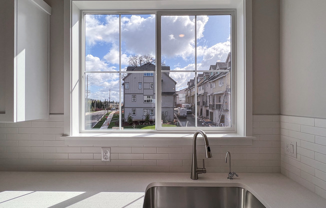 Beaverton Brand New ~ 3 Bed 3.5 Bath TownHouse w/ Large Office/Den or additional Suite ~ River Terrace Subdivision! BISD Schools, Mountainside HS, Nike, Intel and More!