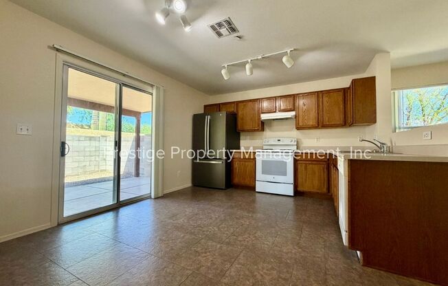 Come Check Out this 2/1 on the Northwest Side With A Split Floorplan!!!