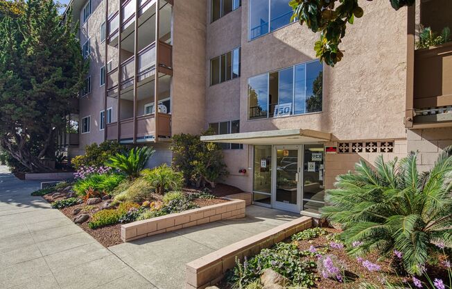 1 bed, 1 bath, 565 sqft, $2,095, Unit 210