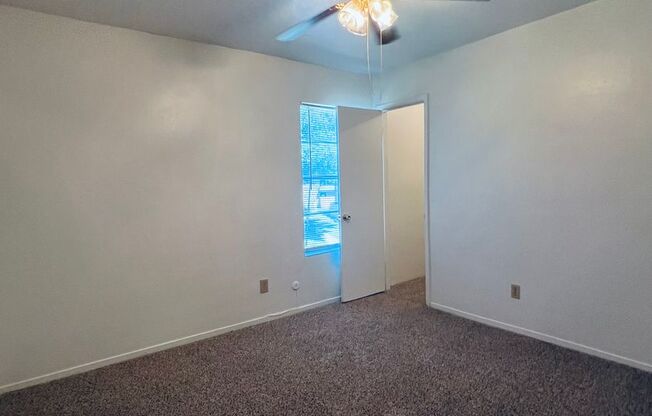 2 beds, 1 bath, 832 sqft, $1,190, Unit 708