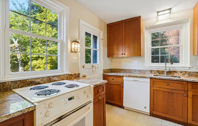 COMING SOON - Beautiful 3Beed/1.5 BA -SF in Bethesda
