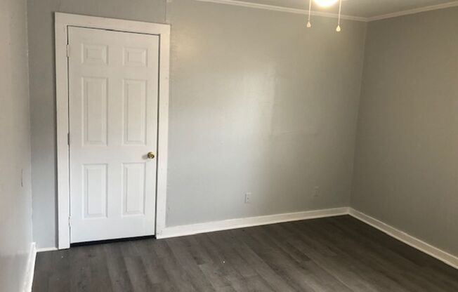 2 beds, 1 bath, $700