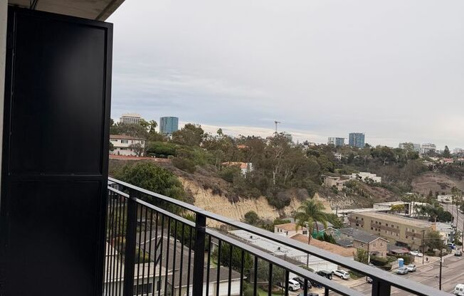 Studio, 1 bath, 440 sqft, $2,580, Unit 806