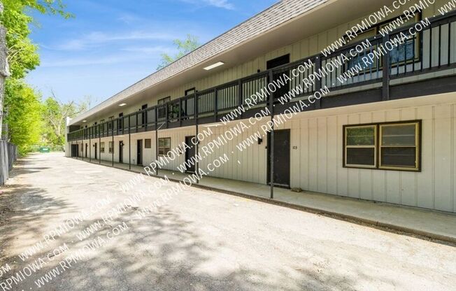 3205 KINGMAN BLVD