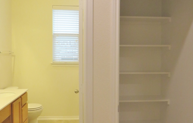 4 Bedroom 2 Bathroom Creekside At Georgetown Village Home
