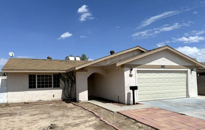 Spacious 1 story home in Spring Valley