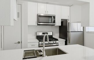 Fully Renovated 1BD/1BA in Ventura – Premium Appliances, Near Trader Joe's!