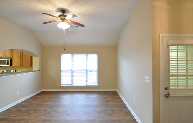 3 beds, 2 baths, $1,350