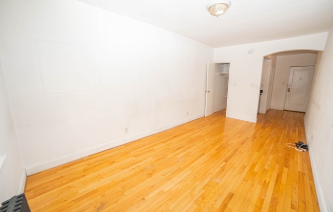 312-320 W 23rd Street 1A