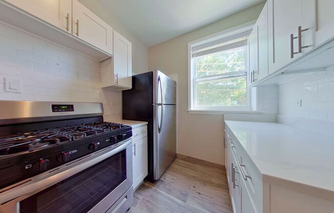 1 bed, 1 bath, 810 sqft, $2,600, Unit 1313 2A