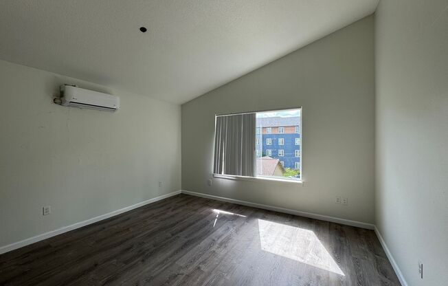 1 bed, 1 bath, 605 sqft, $1,300, Unit 310