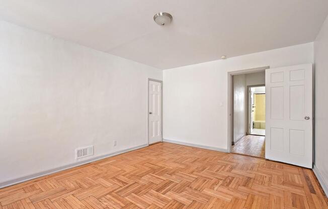 117 VAN CORTLANDT AVE W