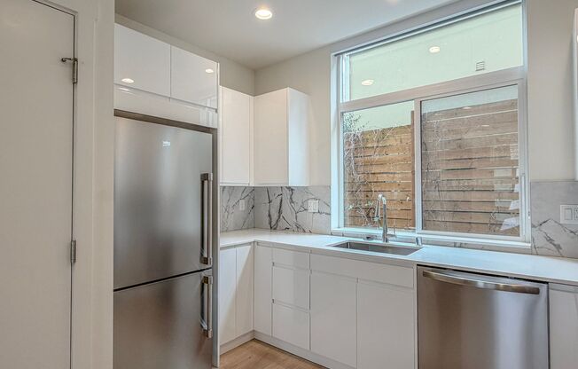 Newer Construction 2bd/2bth Madison Valley Townhome, $3,300/mo.