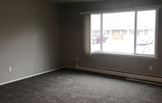 2 beds, 1 bath, $675, Unit 38