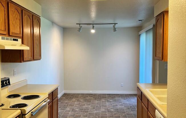 440 N Volland