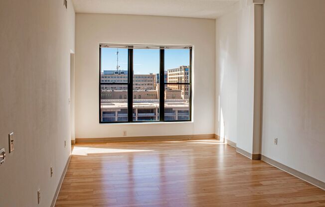 1 bed, 1 bath, 752 sqft, $1,795, Unit 1105